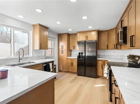 4956 Pearce Dr, Huntington Beach, CA 92649