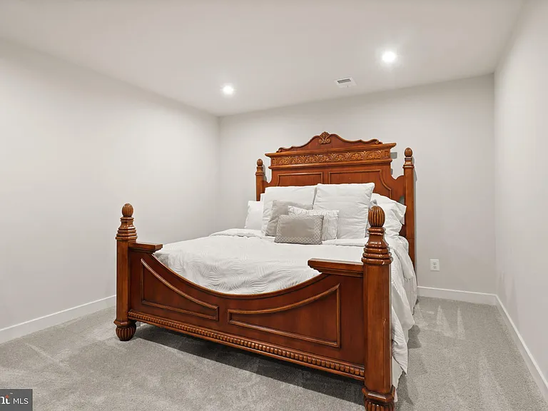212 Southern View Dr — Photo 47