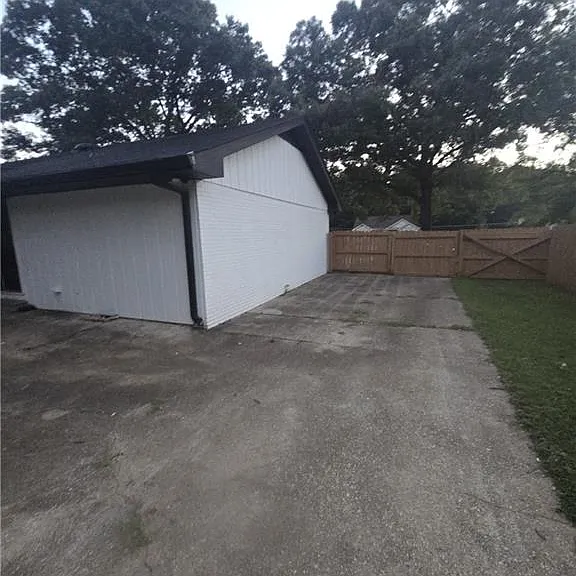 1670 Christian Cir — Photo 18