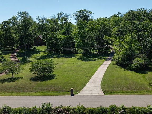 2nd image of 1023 Mount Olivet Rd
