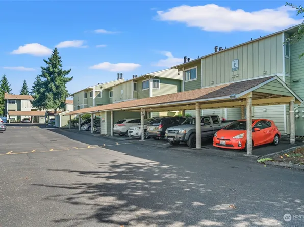 22240 24th Avenue S #E38, Des Moines, WA 98198