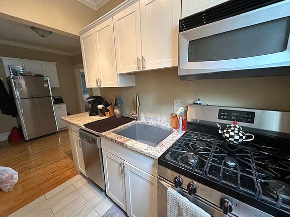 5th image of 52 Norwood Ave Floor 2