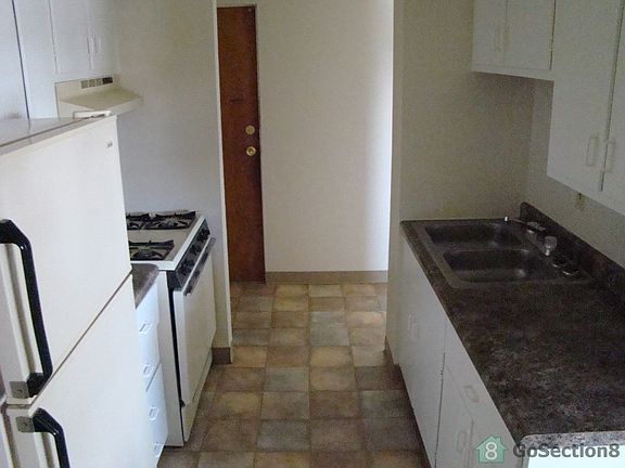 4th image of 1641 N Madison Ave APT B10