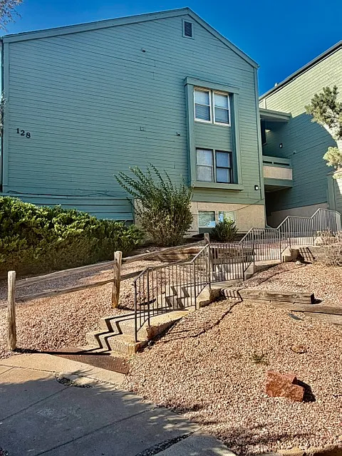 2 bed, 939 sqft, $1,600 — Photo 2