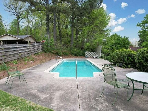 208 Country Club Dr SW, Cleveland, TN 37311