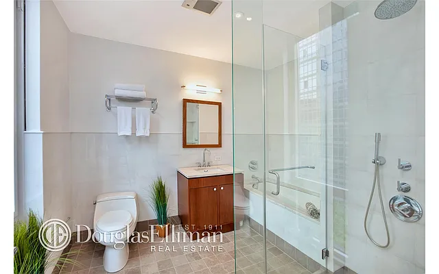 Sold by Douglas Elliman | media 27