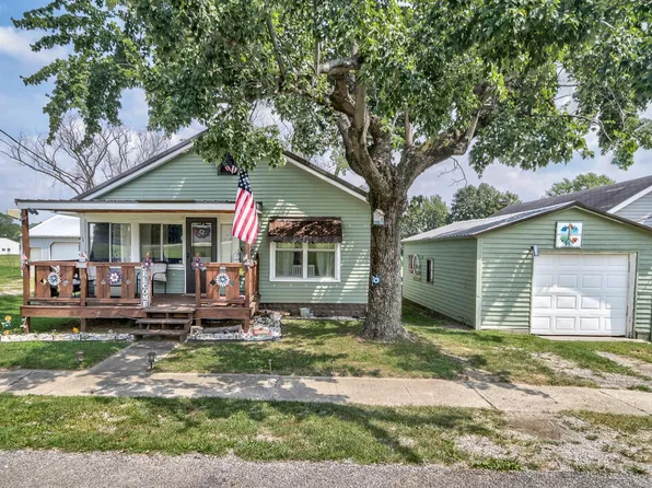 11155 Dougan St, Oakland City, IN 47660