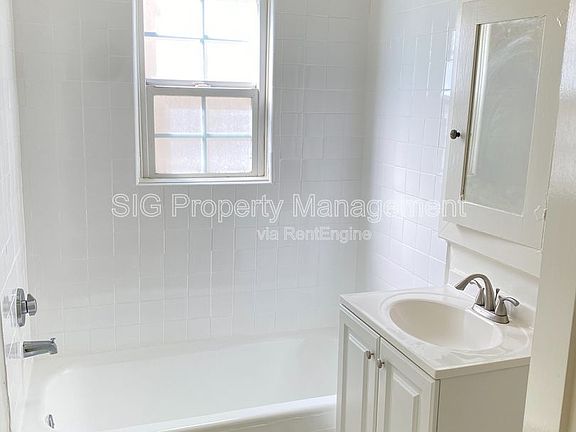 5th image of 1157 N Maryland Ave APT 2