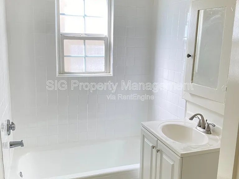 1157 N Maryland Ave #2 — Photo 5