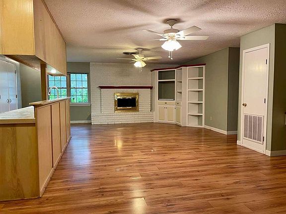 2nd image of 145 Magnolia Trl