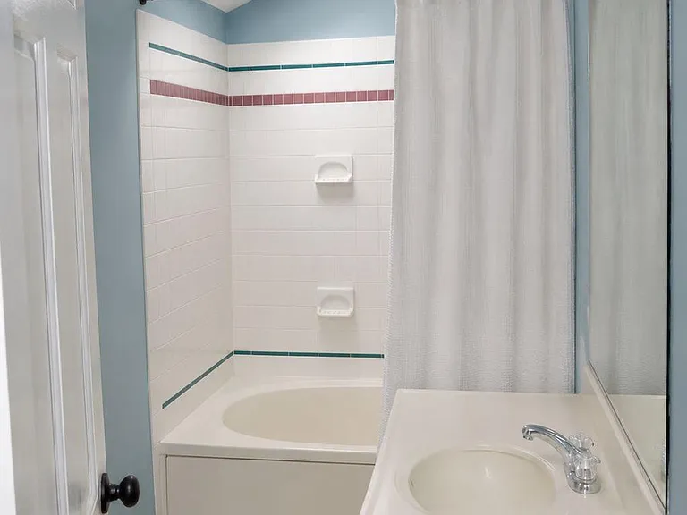 324 W Asher St — Photo 11