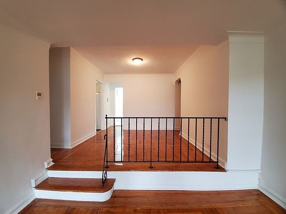 5th image of 41 Kew Gardens Rd APT 4C