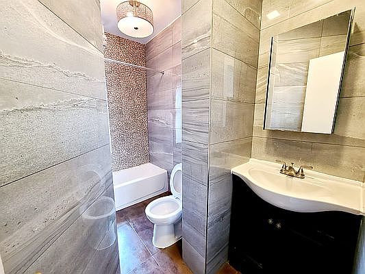 5th image of 673 Dawson St #17M