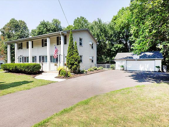 2nd image of 25640 Wild Rose Ln