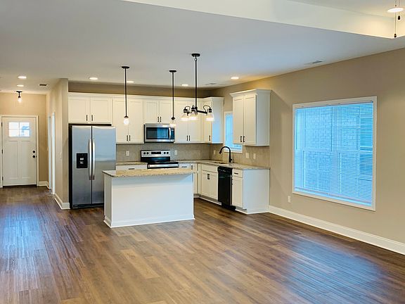 4th image of 1047 County House Ln