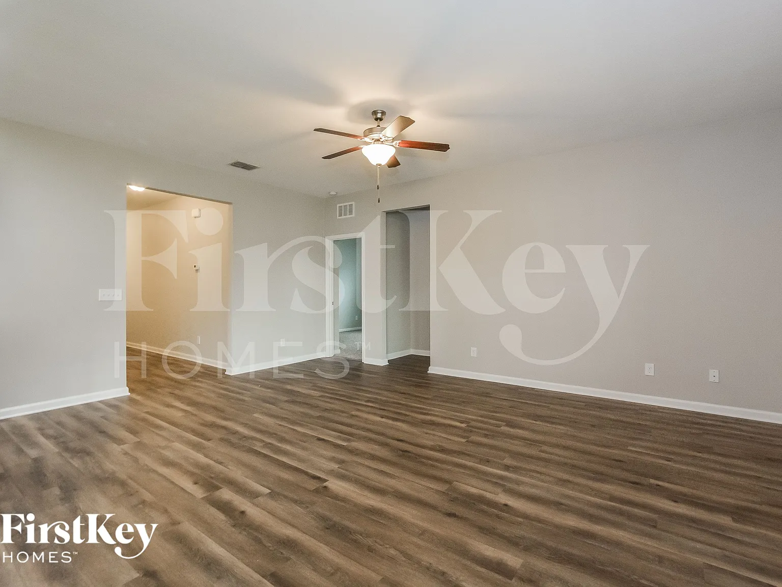 4 bed, 2.0 bath, 1999 sqft, $2,210 — Photo 2