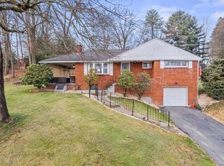 110 Thornwood Dr, Butler, PA 16001