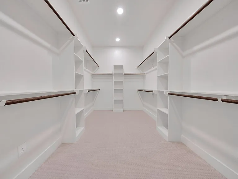 1135 Lake Pointe Pkwy — Photo 32