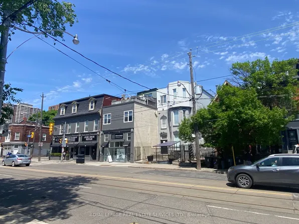 206 Carlton St #107, Toronto, ON M5A 2L1