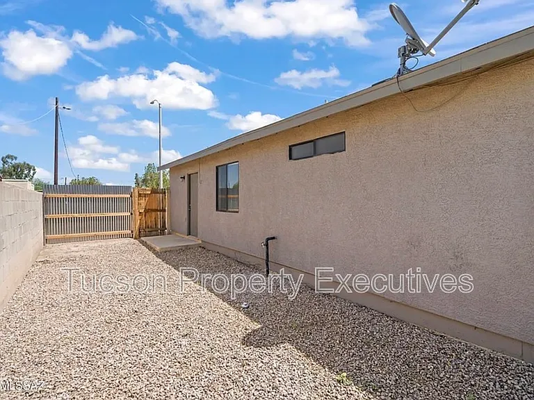 1107 W Sonora St #1 — Photo 33