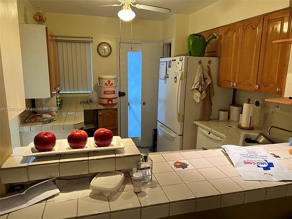 2nd image of 19001 NE 14th Ave APT 142