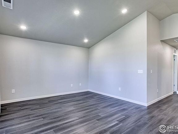 5th image of 2925 Shady Oaks Dr