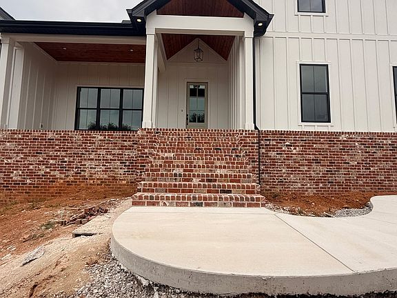 2nd image of 169 Hancock Dr