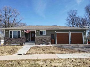2405 S Peach Ave, Marshfield, WI 54449