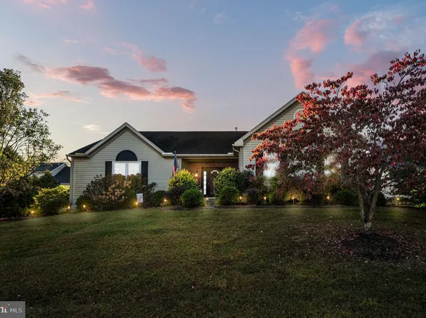 109 Aviemore Ln, Douglassville, PA 19518