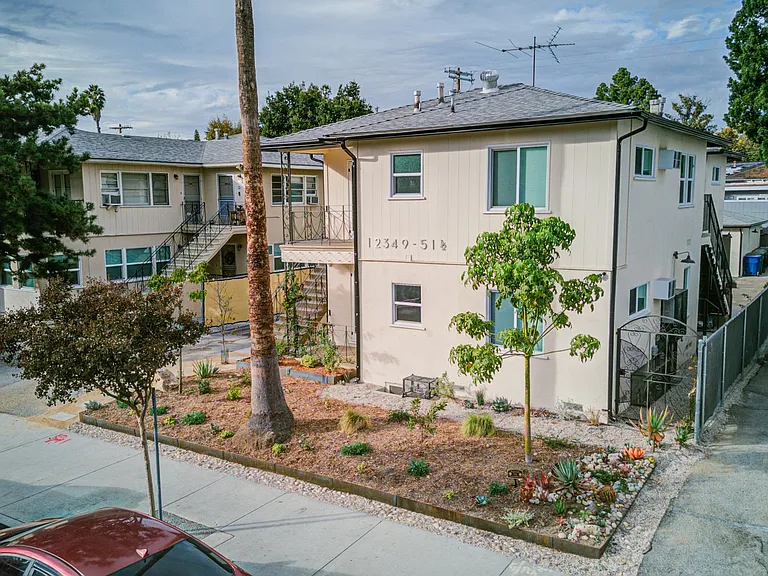 Riverside Residences — Photo 18