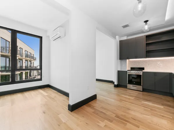 1134 Fulton Street image 3 of 20