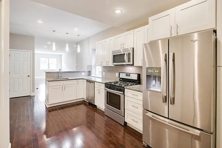 1223 S 23rd St — Photo 2