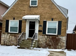 3750 N Pioneer Ave, Chicago, IL 60634