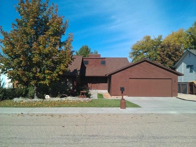 1st image of 516 W Walnut Dr