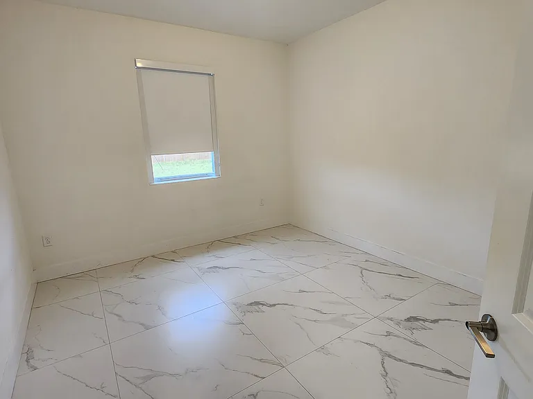 2502 SE 23rd Rd — Photo 3