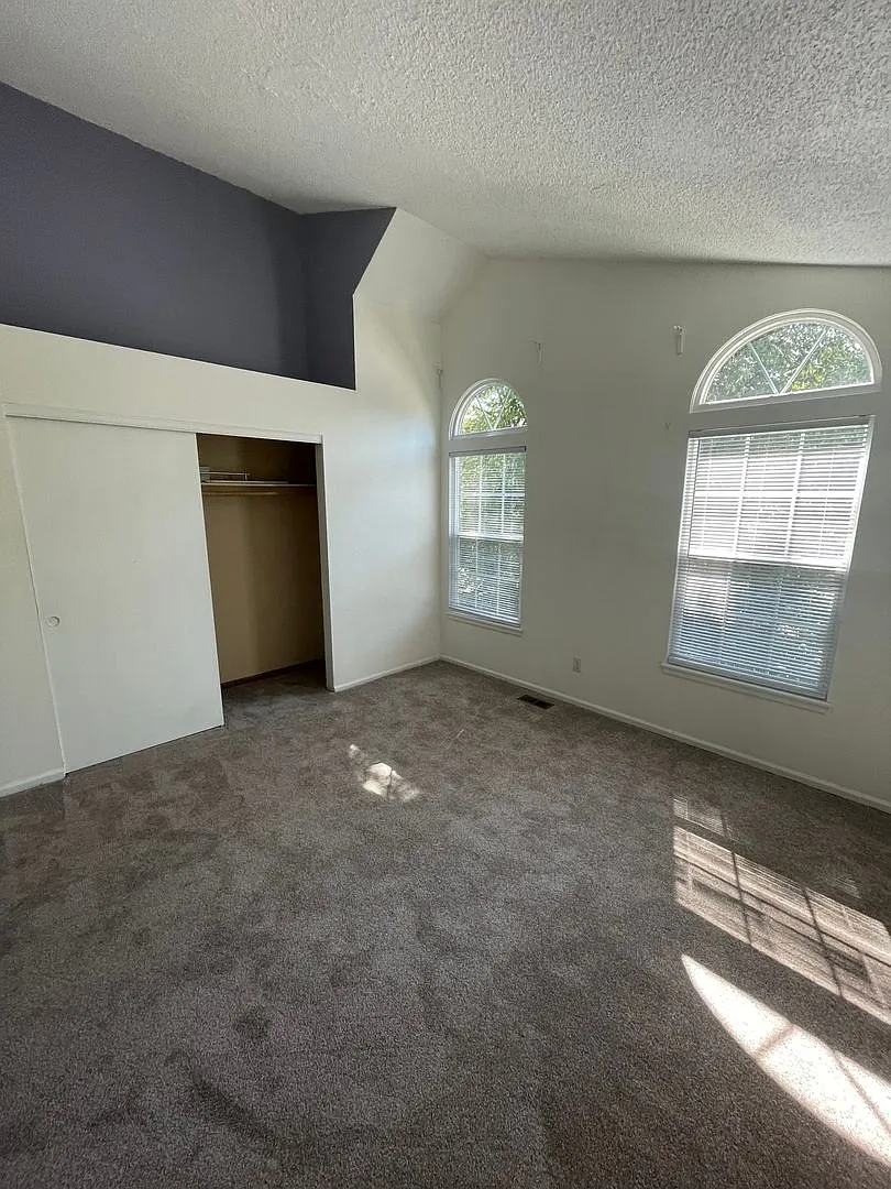 Charming 3b/3b Townhome In Downtown Louisville - Available October! — Photo 2