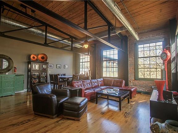 Another view of the great room.