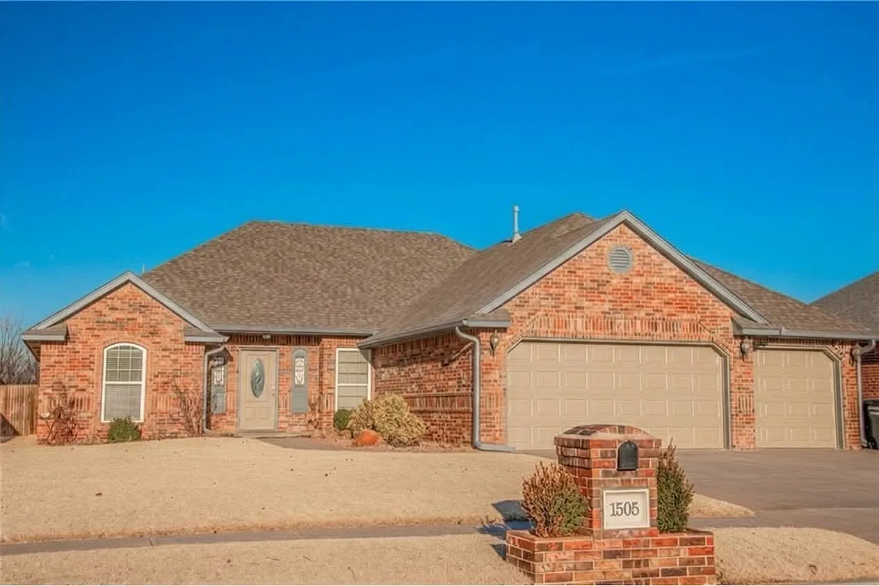Single Home for rent int moore — Photo 1