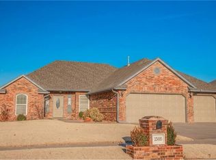 1505 Mead Ln, Moore, OK 73170
