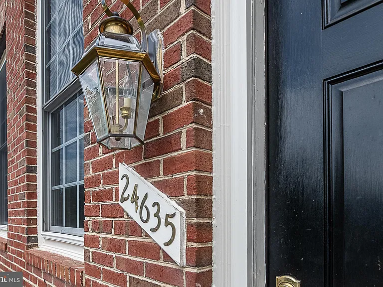 24635 Kings Canyon Sq — Photo 4