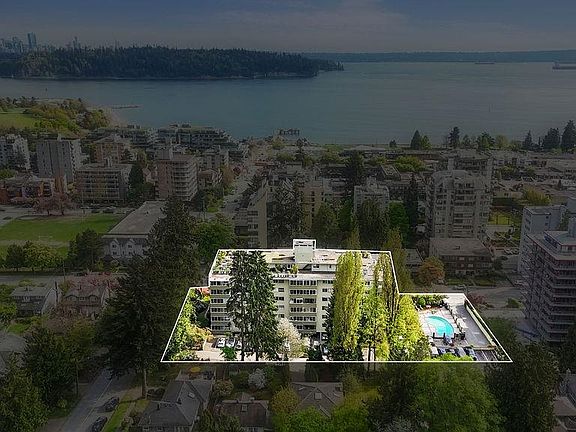 2nd image of 1425 Esquimalt Ave #212