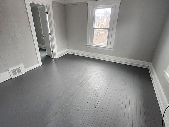 5th image of 8918 Folsom Ave Unit 3
