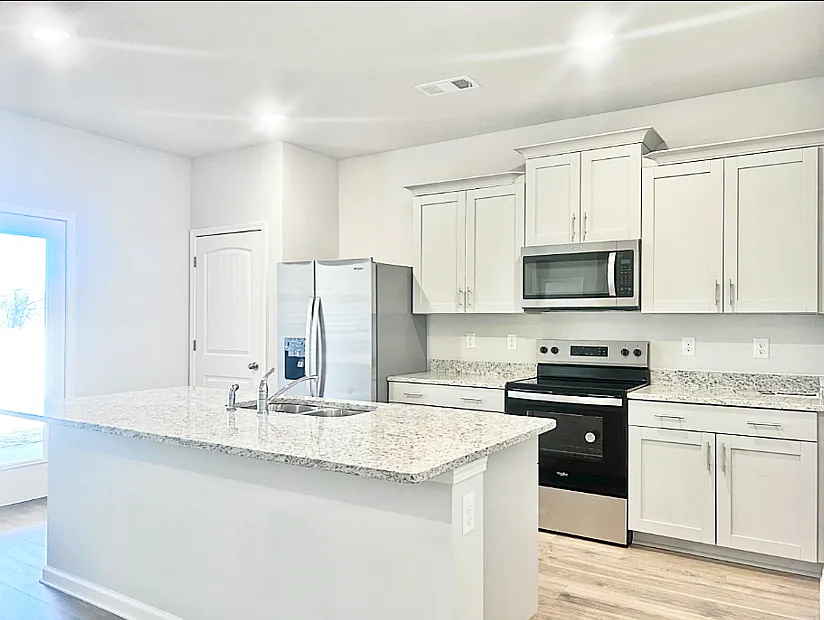 Building Photo - 724 Edgemont Cir