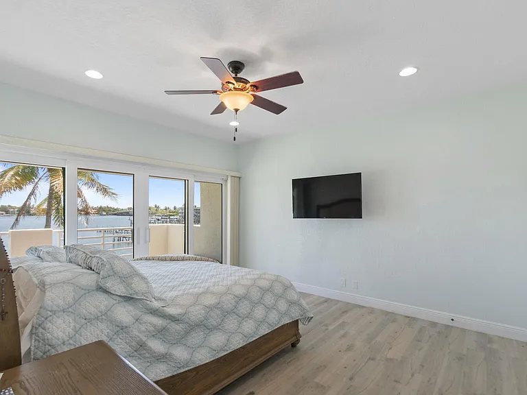 316 N Lake Dr — Photo 16