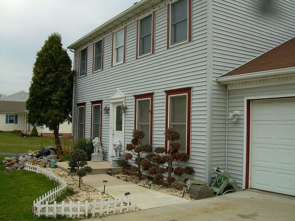 2nd image of 60 Geiser Way