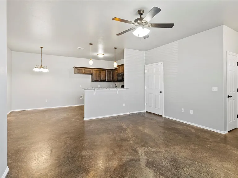 1834 Cypress Ln — Photo 5