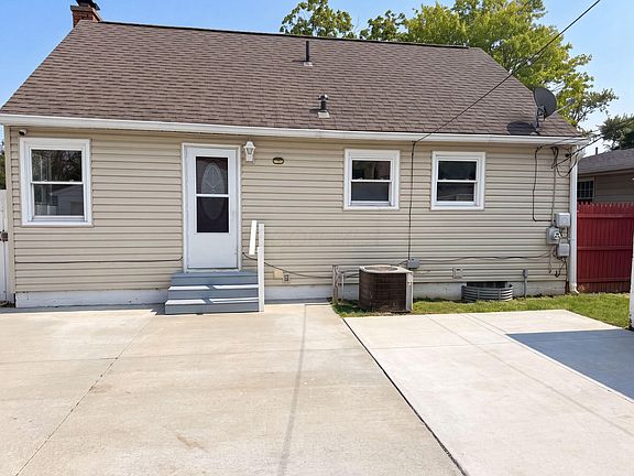 5th image of 651 Raleigh Dr