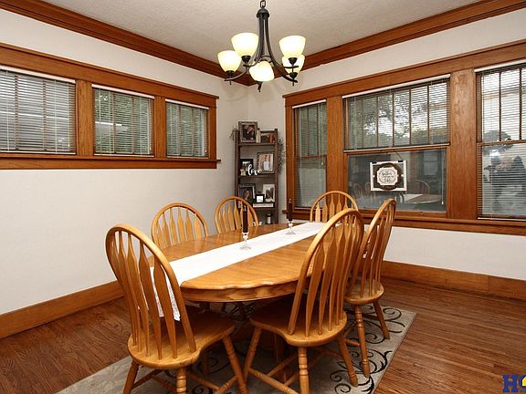 2nd image of 3429 Woodbine Ave