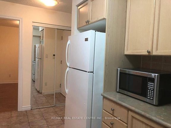5th image of 3880 Duke Of York Blvd #2409