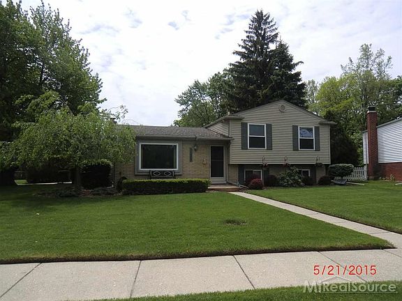 2nd image of 13988 Hillsdale Dr